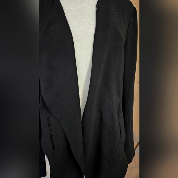 KAARI BLUE Black open front shawl collar blazer. Size Large - Picture 5 of 9
